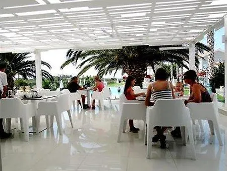 호텔 몬 레포스 아이아 나파