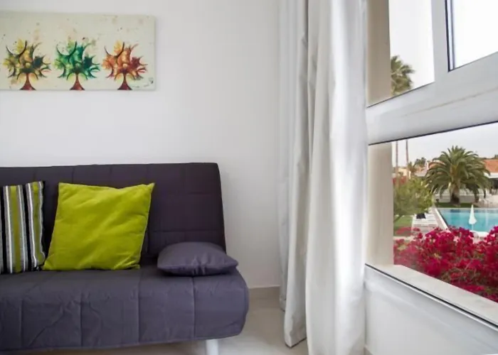 몬 레포스 호텔 아이아 나파